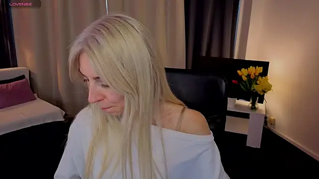 EllisSkyy élő XXX-chatje