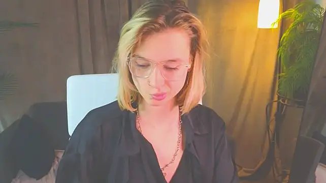 NoraMoreau Live XXX-chat