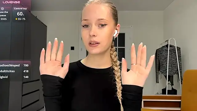 ZaidaSchwarten's Live XXX Chat