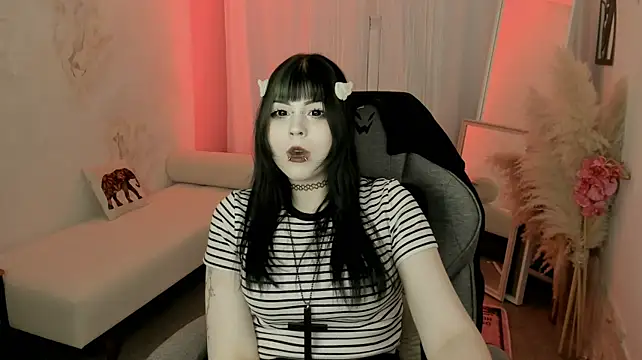 Yuvelli live XXX chat