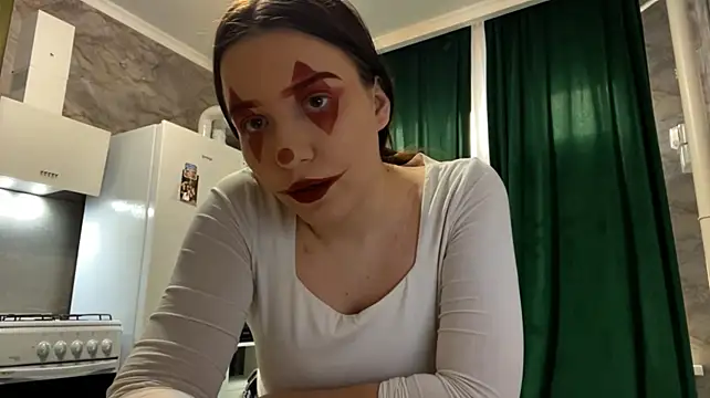 Show modela NevadaPiquette na web-kameri