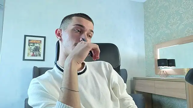 XXX chat uživo modela KaydenDrew