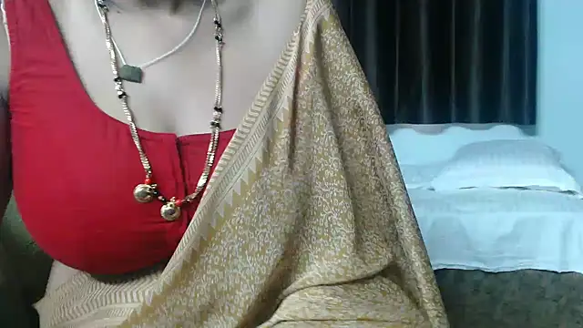 Chat XXX ao vivo de sunitha-3