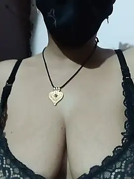 Chat +18 de ShilpaSharma ao vivo