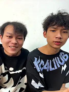 -OvO-のライブXXXチャット