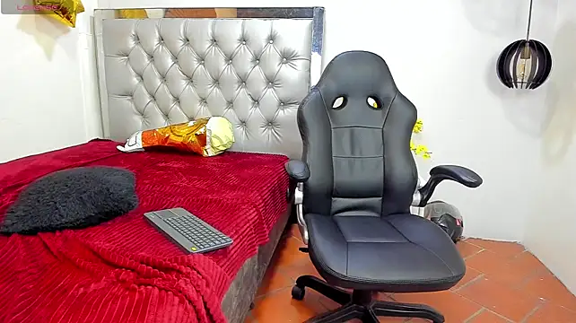 XXX chat uživo modela Leo_Royce