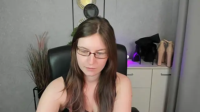 Chat +18 de emmaxDelight ao vivo