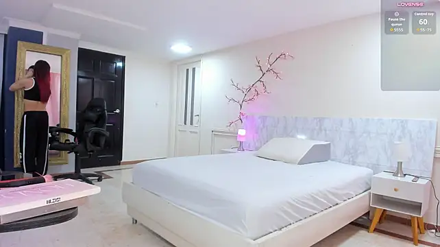 charolbruce_1 Adlı Modelin Canlı XXX Sohbeti