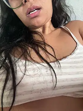 Chat +18 de sofyRj ao vivo