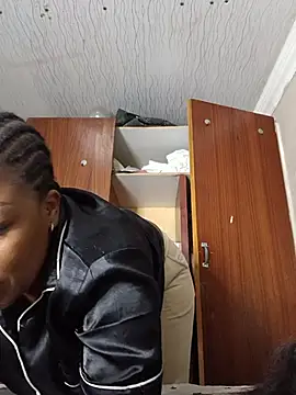 Chat +18 de CuteBootyBae ao vivo