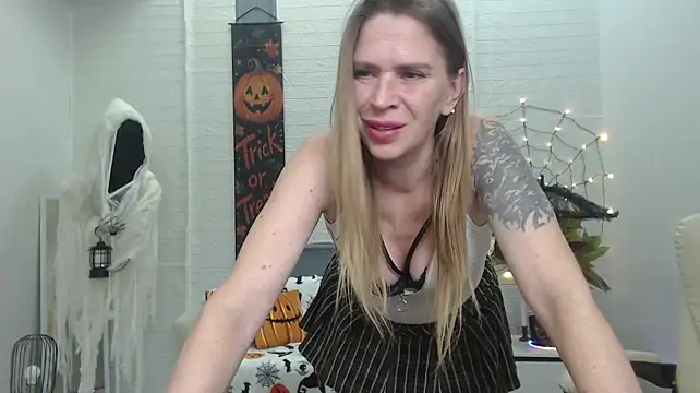 TessaDaybreak's Live XXX Chat