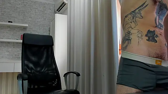 JonahShaw Chat XXX in diretta