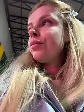 Chat XXX en directo de HarrietDart