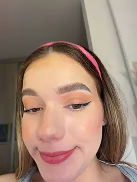 دردشة NicoleCut الجنسية المباشرة