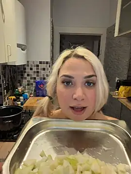 Monageil Adlı Modelin Canlı XXX Sohbeti