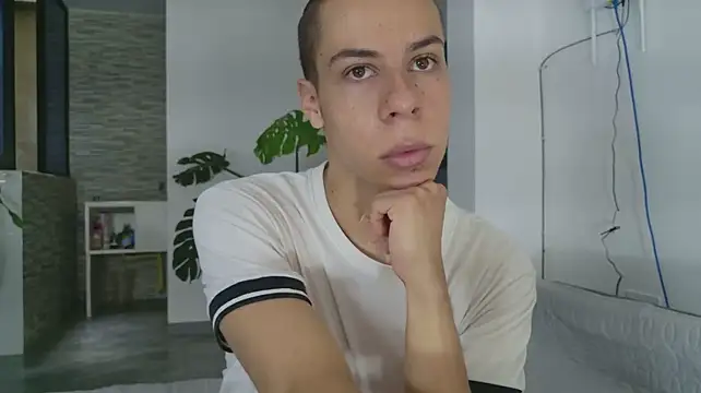 XXX chat uživo modela grey___27