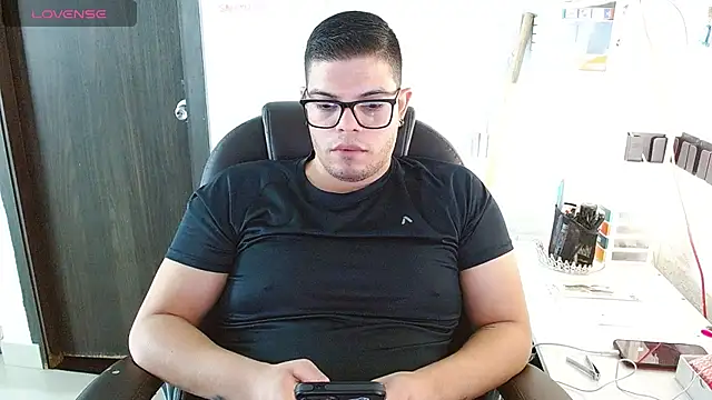 Realjoel01 Adlı Modelin Canlı XXX Sohbeti