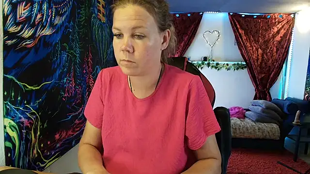 CallMeMaria live XXX chat