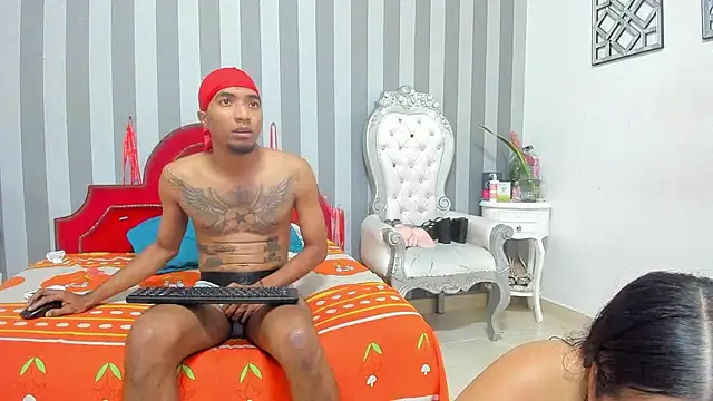 CaroyAndy Adlı Modelin Canlı XXX Sohbeti