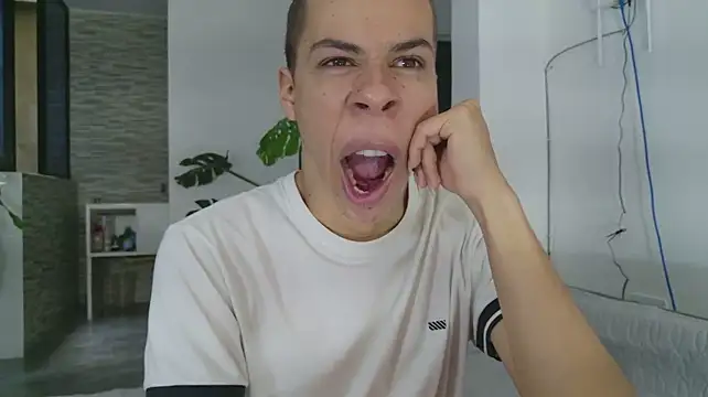 grey___27 élő XXX-chatje