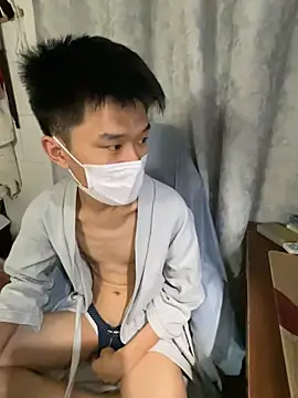 Zhang_yiovo's Live XXX Chat