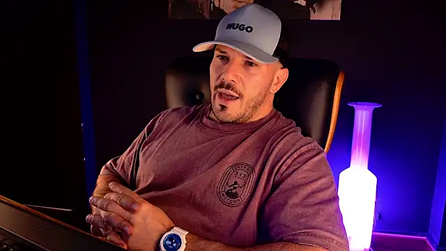 XXX chat uživo modela AngeloEric