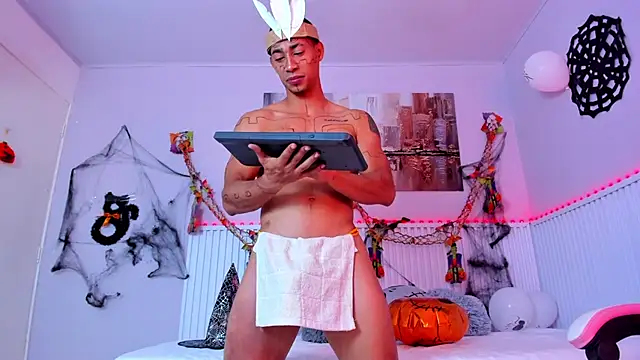 XXX chat uživo modela Radly_Andrew