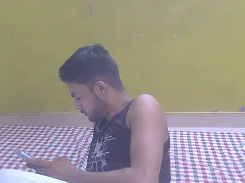 Stubborndesiboy Live XXX Chat