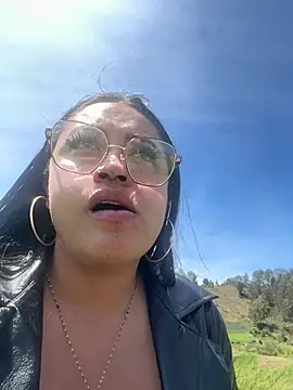 Outdoors-Mia_Khalifa's Live XXX Chat