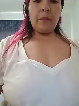 LatinaCalienteMilf's Live XXX Chat