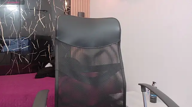 XXX chat uživo modela Turjan_Sultan