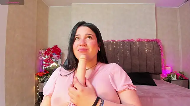 Julieth_Caandy élő XXX-chatje