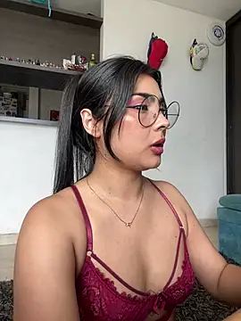 Chat +18 de sophie_spicy ao vivo