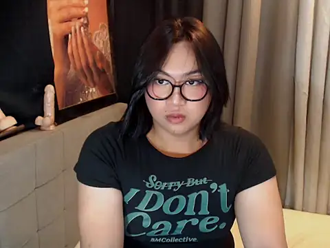 AsianHotPrecious Adlı Modelin Canlı XXX Sohbeti
