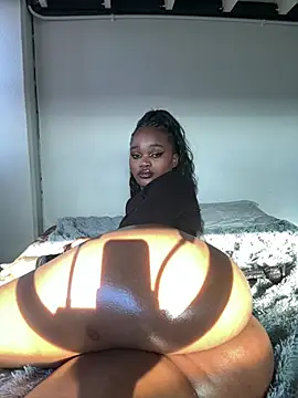 Cataleyasweetbooty's Live XXX Chat