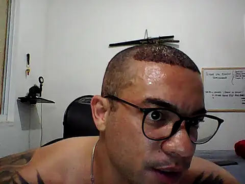 Show modela JUDSONMUFAZA na web-kameri