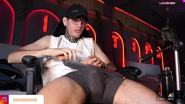 David__Huge: онлайн-секс-чат