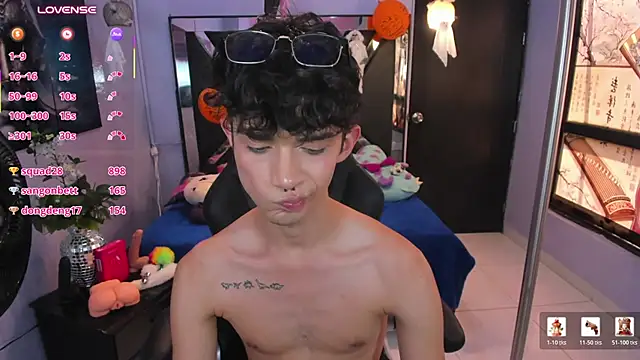 LiamHeatx's Live XXX Chat