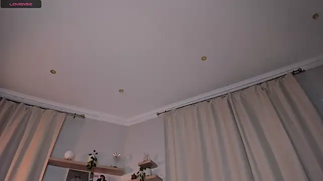 Chat XXX ao vivo de Lova_Rane