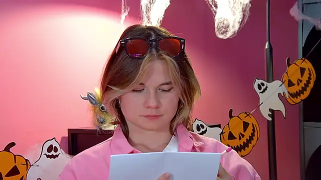 AliceAllard's Live XXX Chat