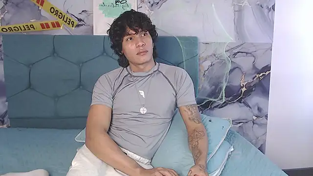 MaximilianRoth XXX чат на живо