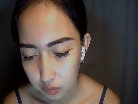 צ'אט XXX בשידור חי של XXnaughty_08XX