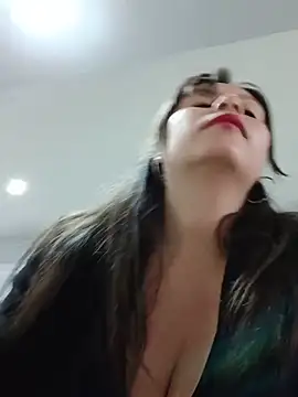LIA--23 live XXX chat
