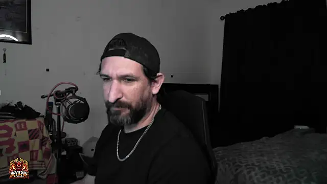 Онлайн чат XXX DevilPup75_