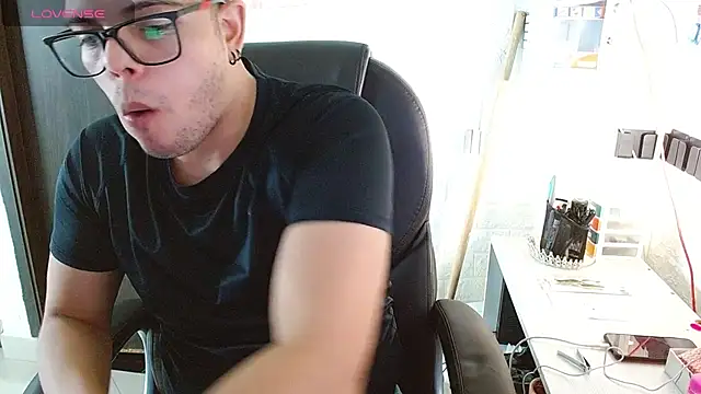 Онлайн чат XXX Realjoel01