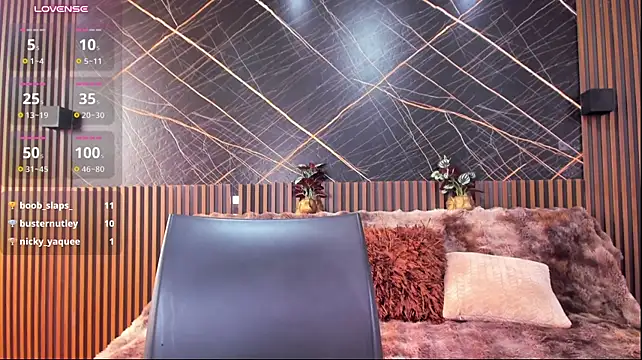 Živý XXX chat Holly_22