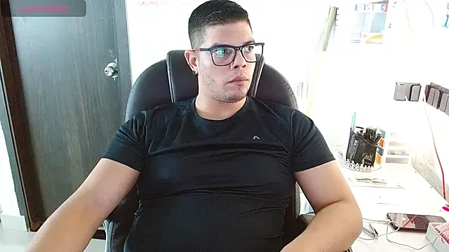 XXX chat uživo modela Realjoel01