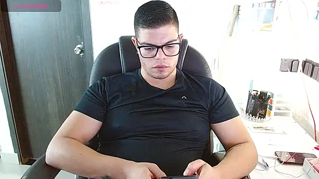 Chat +18 de Realjoel01 ao vivo