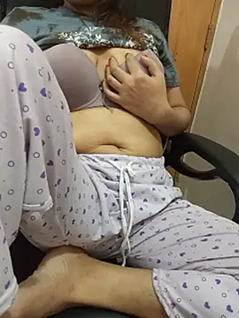Tanha18n Live XXX chat