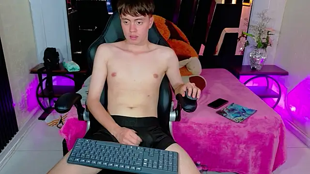 Chat +18 de Brian_Montes ao vivo